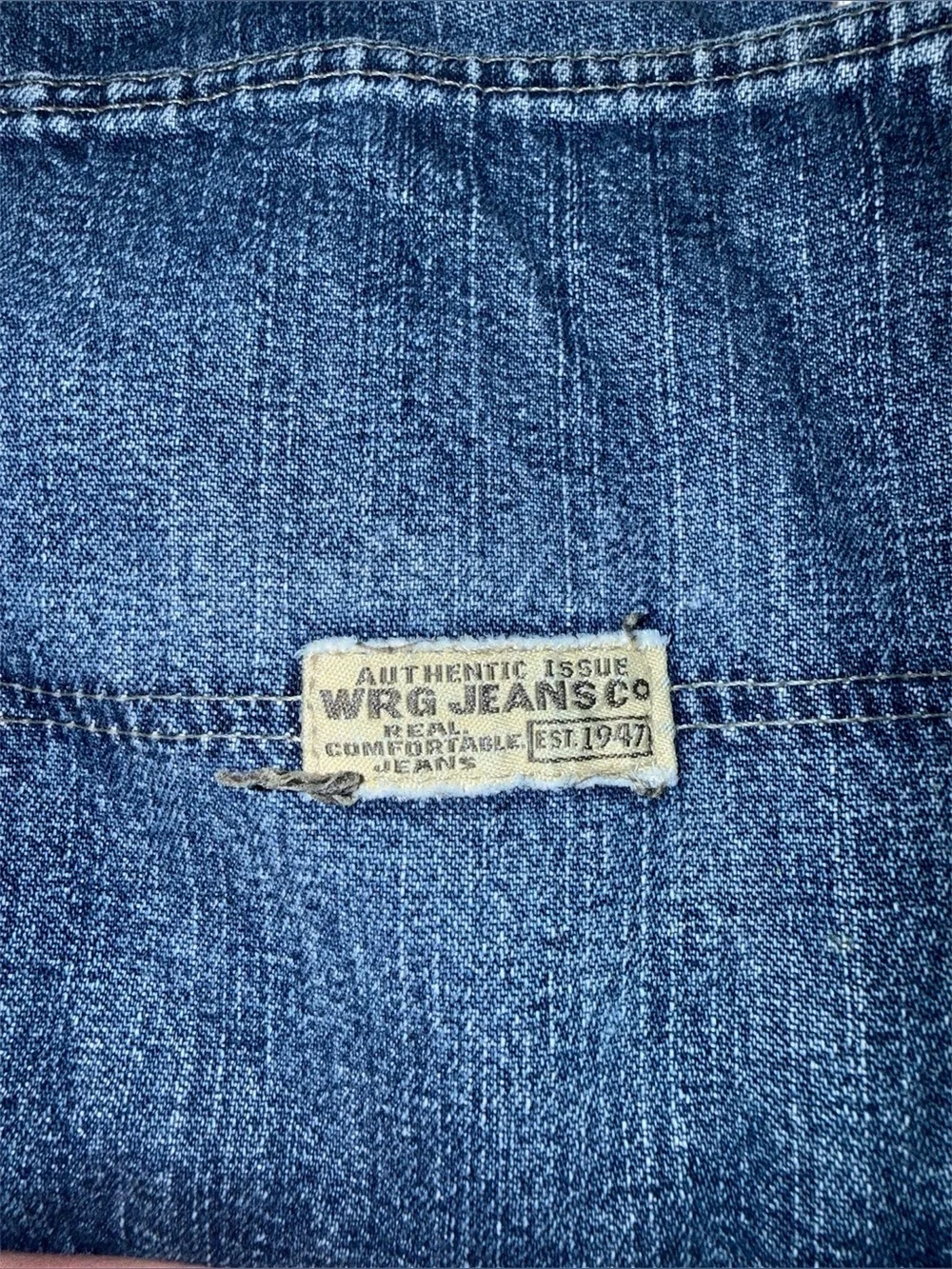 Wrangler relaxed fit carpenter jeans. Lots of work days left in these jeans.